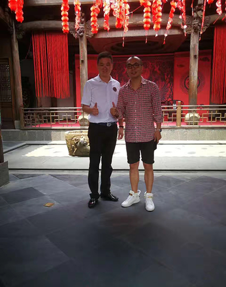 仲總